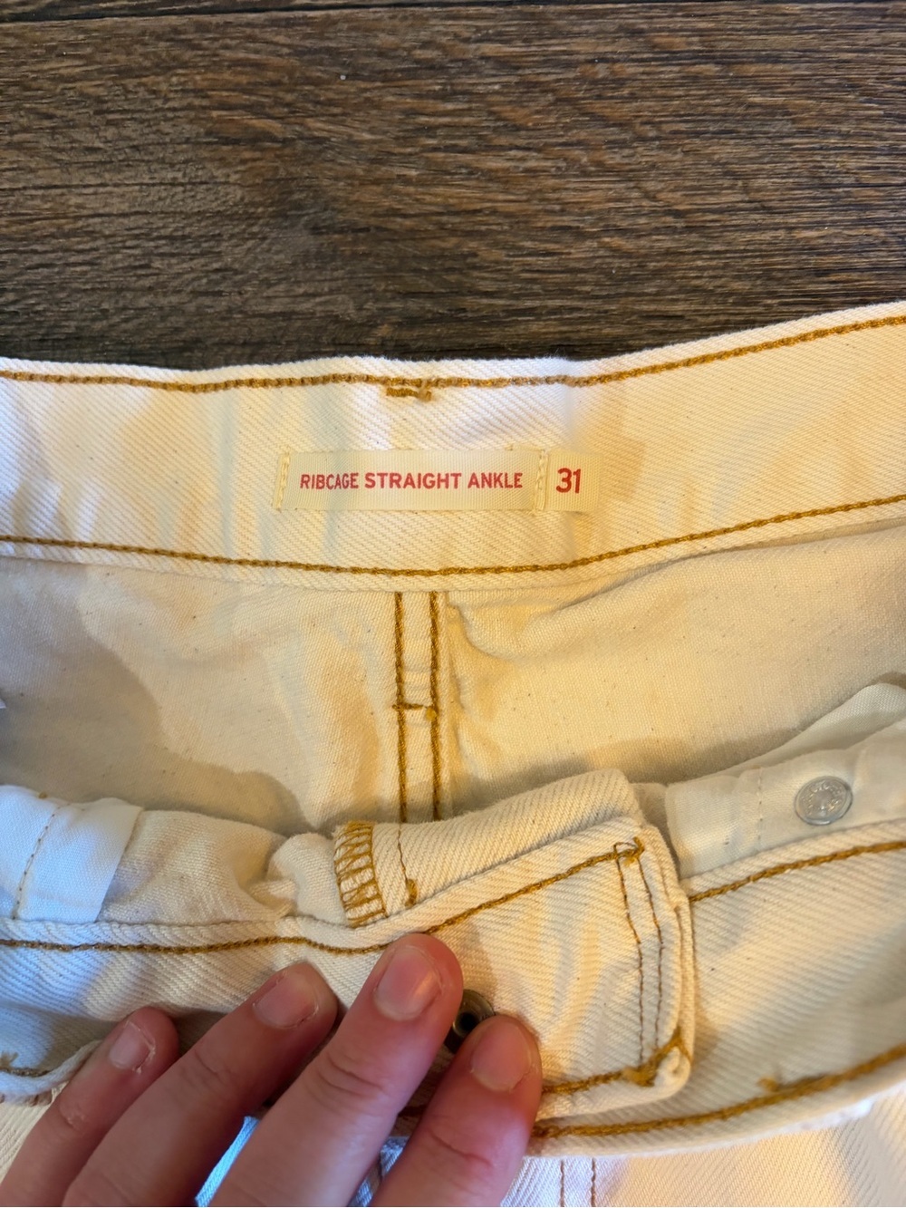 Levi's Women’s Cream Ribcage Straight Ankle Distressed Button Fly Denim Jeans 31 - Picture 5 of 8